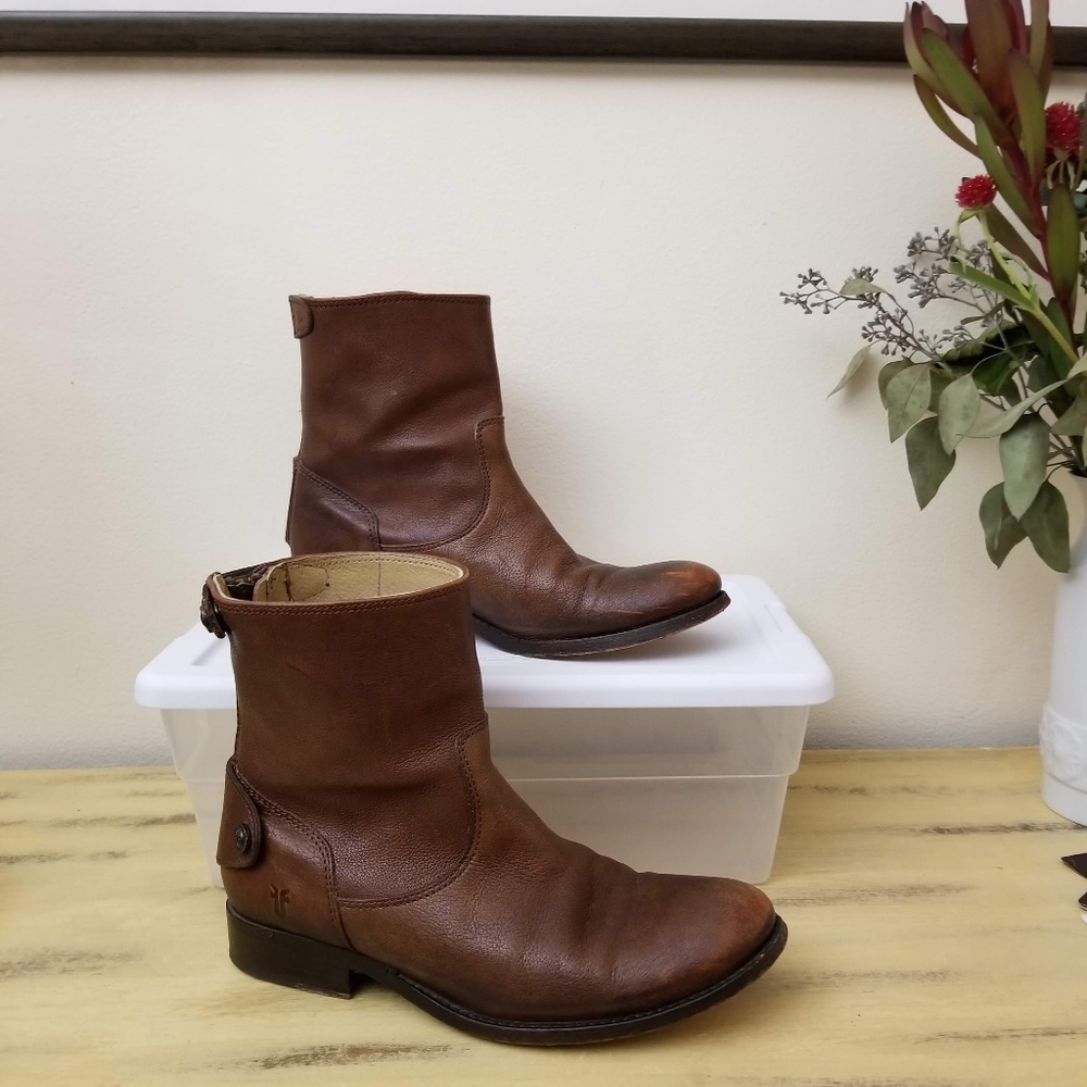 Frye Melissa Button Zip Short Boot - image 1